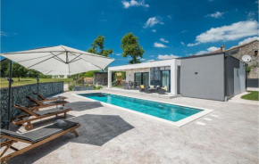Stunning Home In Tinjan With Jacuzzi